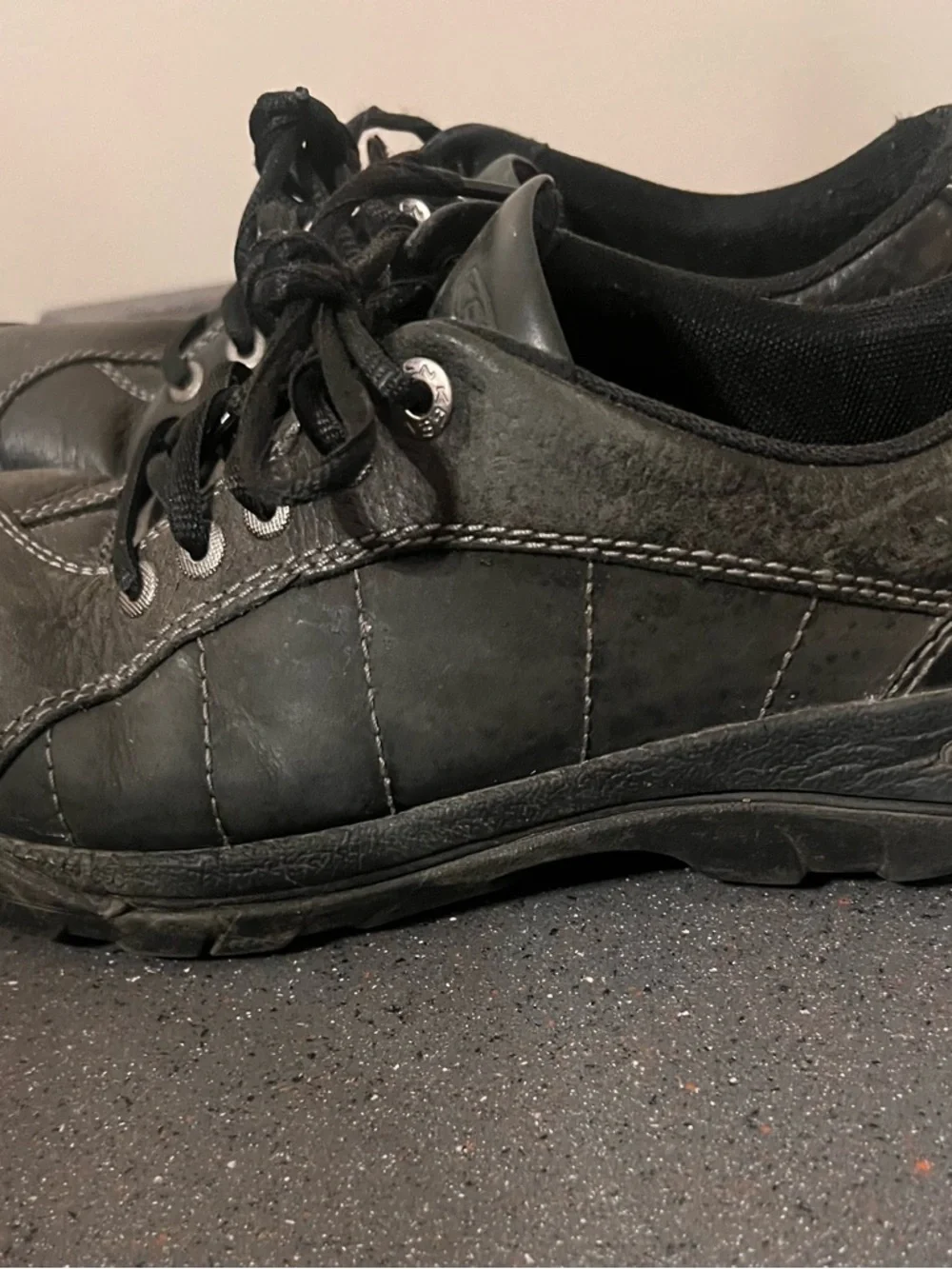 KEEN Black Leather Lace-Up women’s Oxford Shoes - Picture 2 of 5